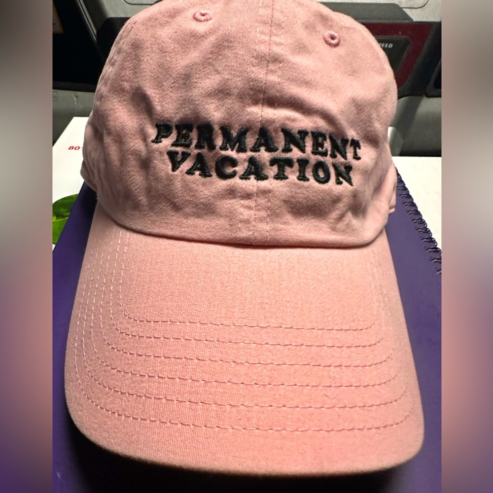 Women’s Permanent Vacation pink hat never worn